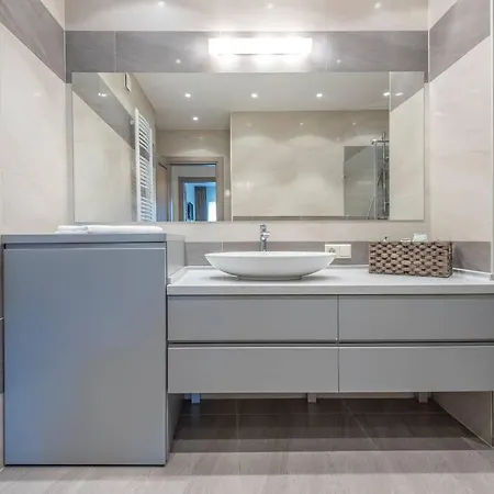 Luxury Down Town Apartment, Terrace, Parking